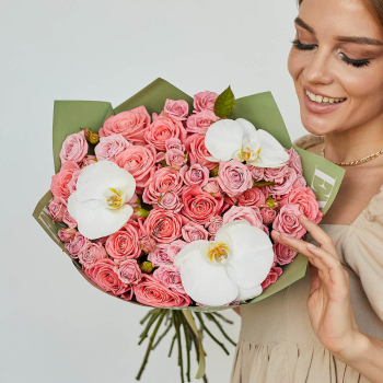 Розовые розы с орхидеями - 19 шт.