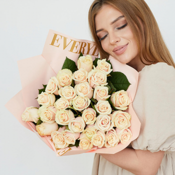 Букет кремовых роз - 25 шт.