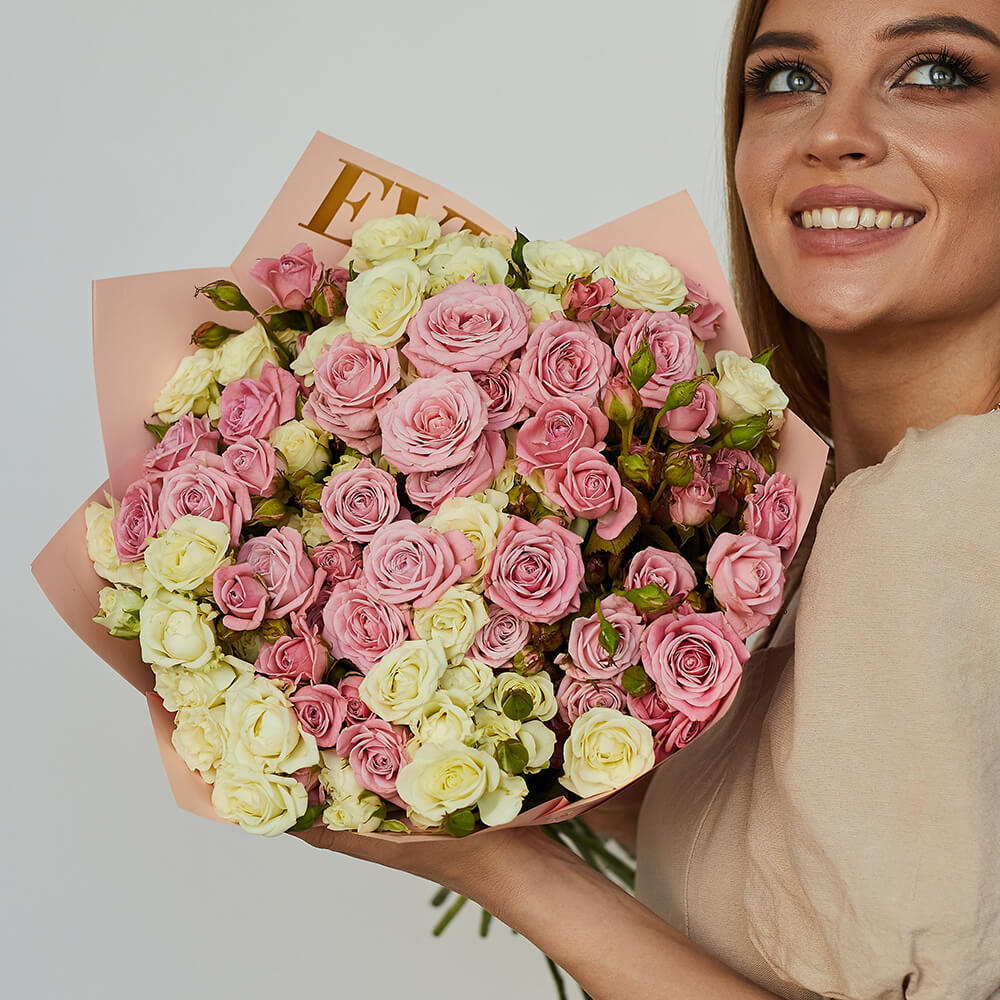 Бело-розовые кустовые от 19 шт.