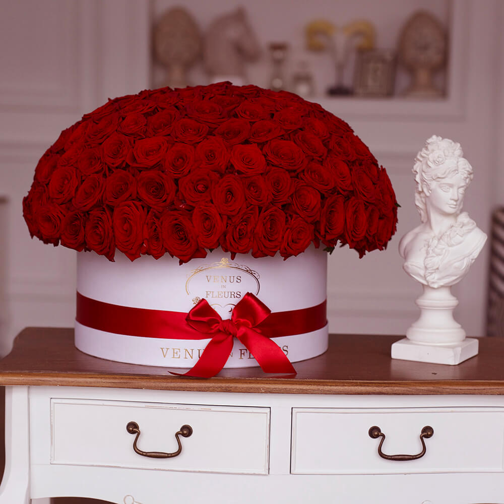 Красные розы (шар) от 51 шт.