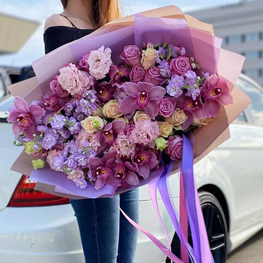 Микс цветов с орхидеями - 47 шт.