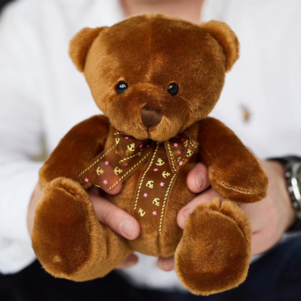 Коричневый мишка 20 см.