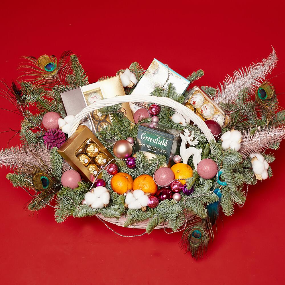 Новогодняя корзина для супруги - 29 шт.
