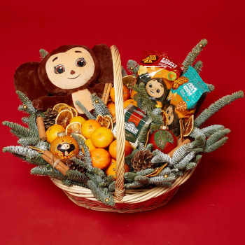 Новогодняя корзина с Чебурашкой - 41 шт. Новогодняя корзина с Чебурашкой - 41 шт.