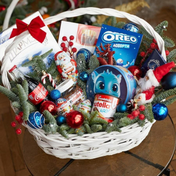 Новогодняя корзина для ребенка - 23 шт.