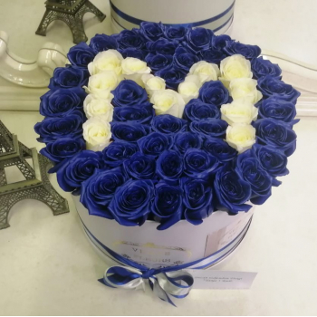 Синие розы с буквой от 51 шт.