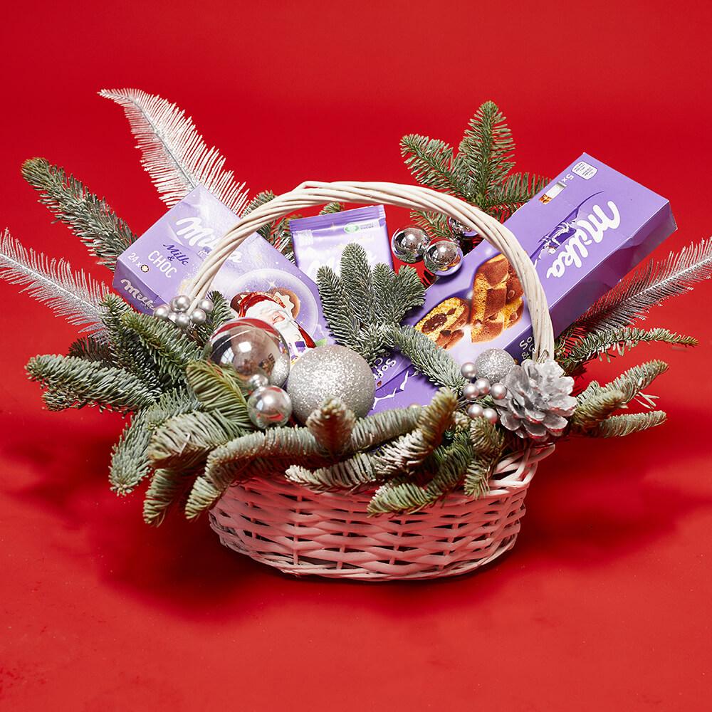 Новогодняя корзина Milka - 15 шт.