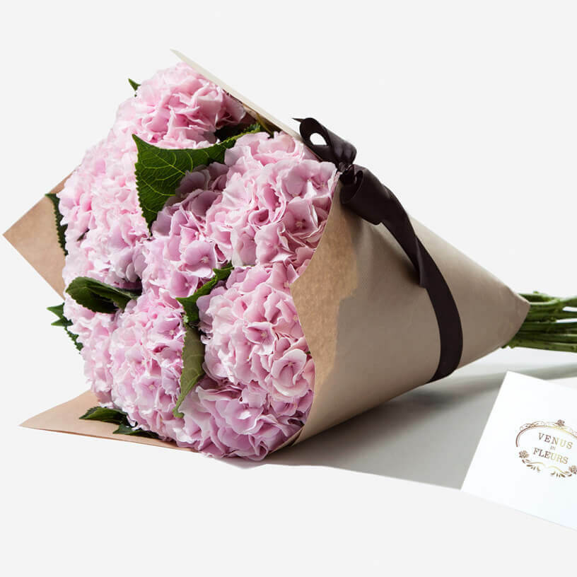 Розовые гортензии в букете от 3 шт.
