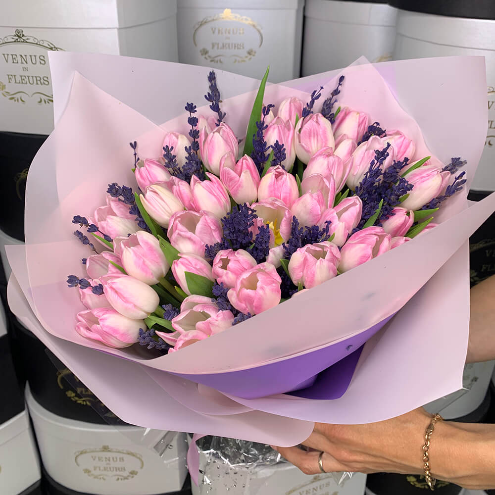 Розовые тюльпаны с лавандой - 101 шт.