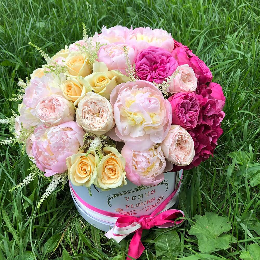 Пионовидные розы с пионами от 41 шт.