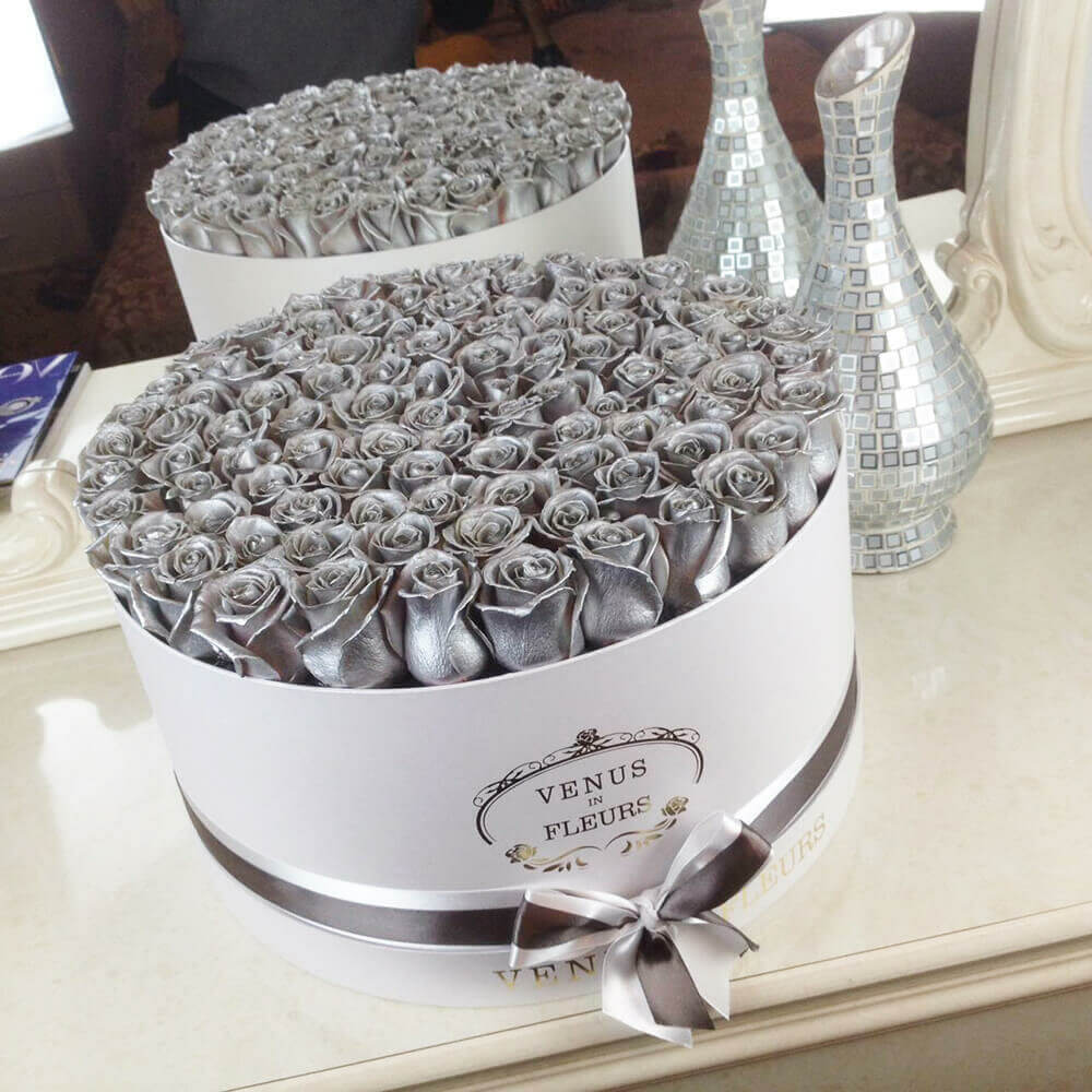 Серебряные розы в коробке от 9 шт.
