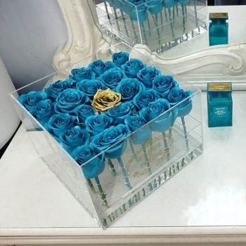Голубые розы в кубе - 25 шт.