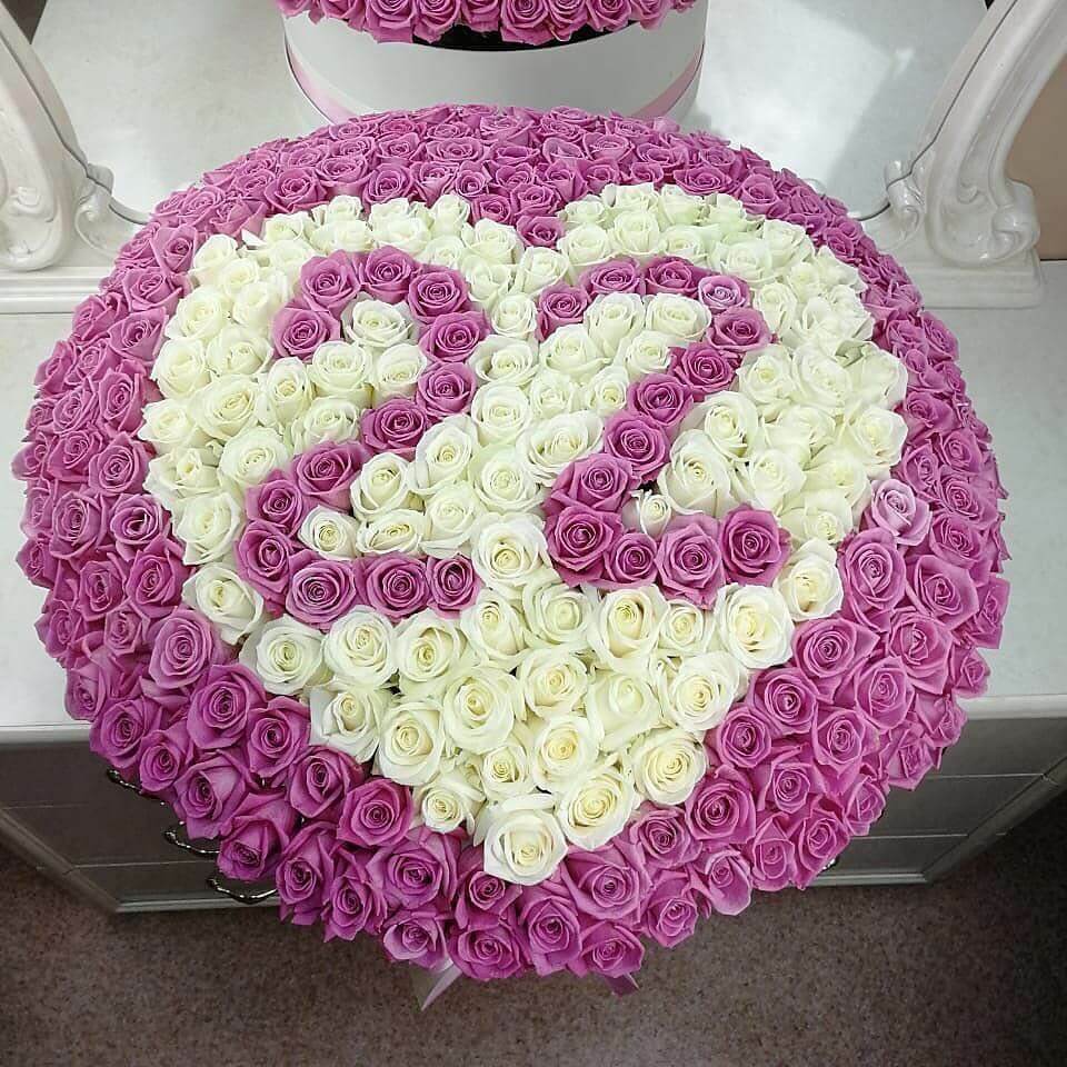 Розовые розы с сердцем от 101 шт.