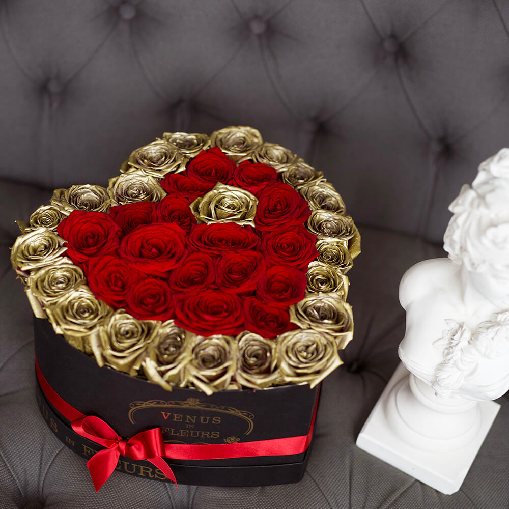 Красные розы с окантовкой от 41 шт.