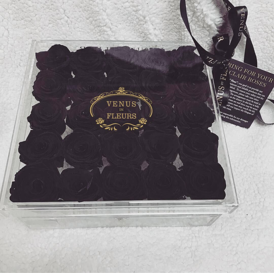 Черные розы в кубе - 25 шт.