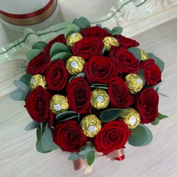Красные розы с Ferrero - 25 шт.