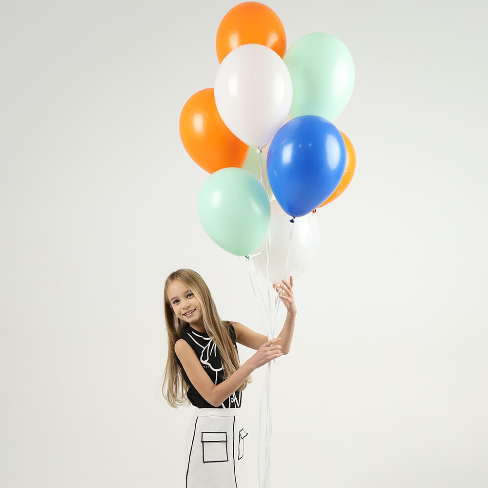 Облако разноцветных шаров - 9 шт.