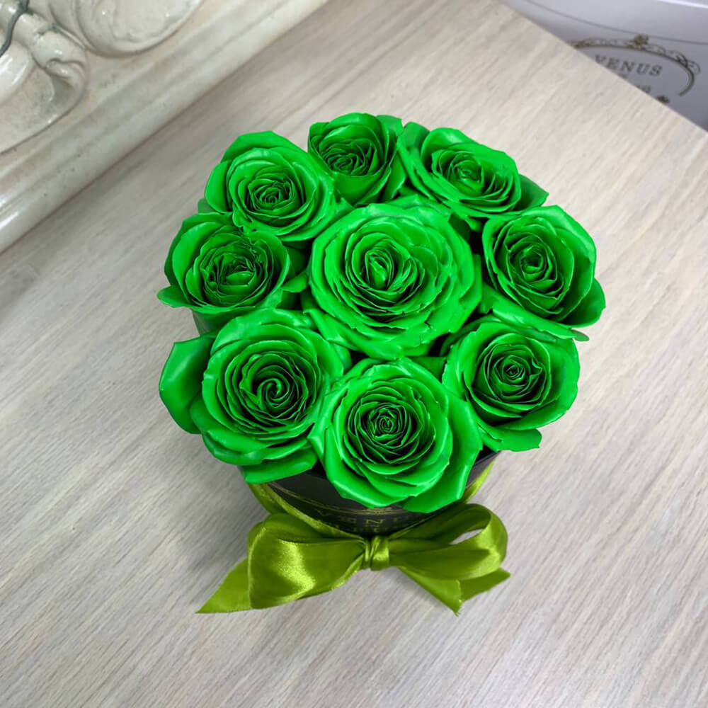 9 зеленых роз в коробке