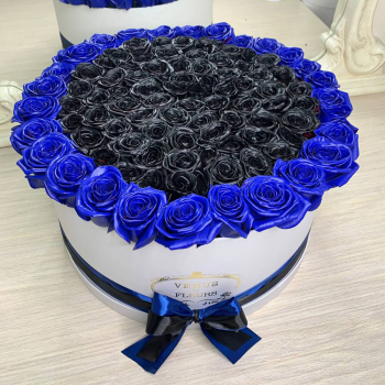 Черные розы с синей окантовкой от 19 шт.