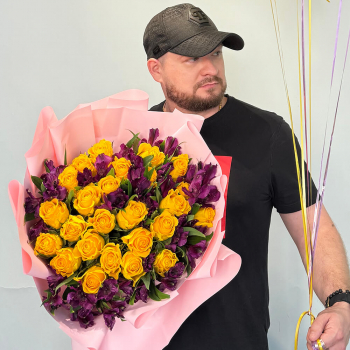 Желтые розы с альстромериями - 45 шт.