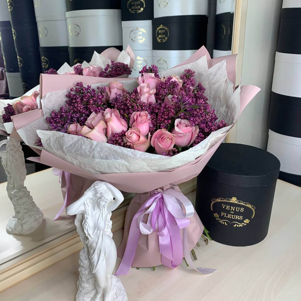 Букет из сирени и роз - 25 шт.