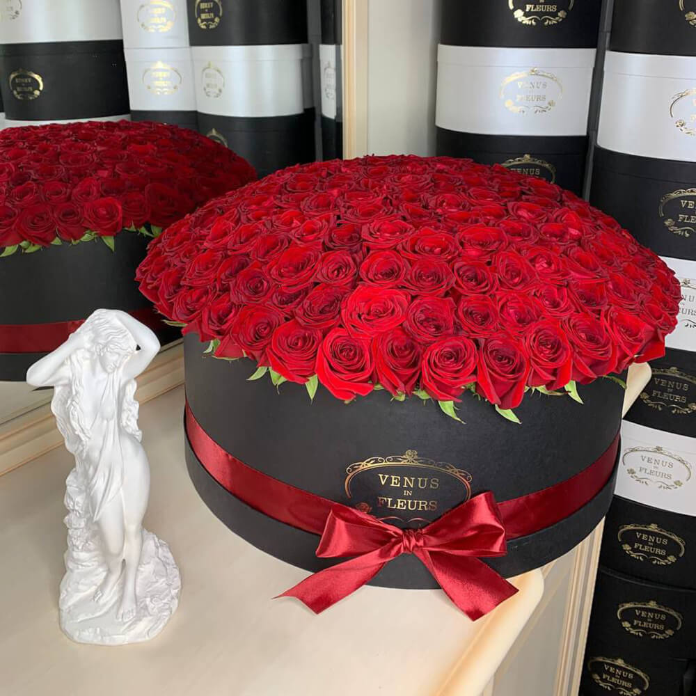 201 красная роза в коробке - полусфера