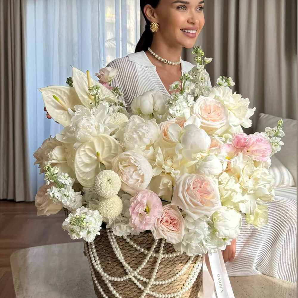 Белоснежный микс в корзине - 71 шт.