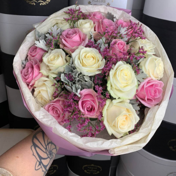 Букет из 19 нежных роз