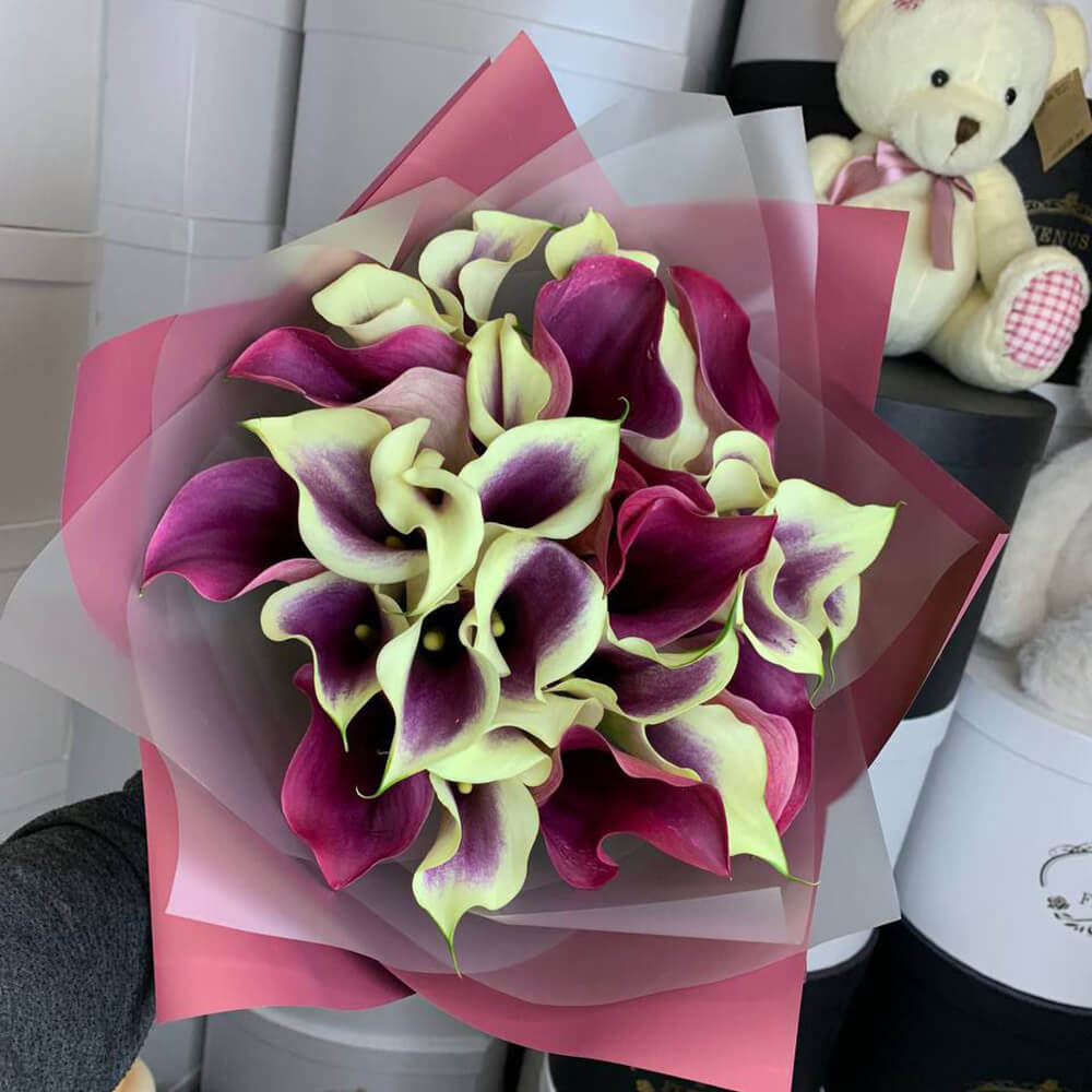 Необыкновенные каллы в букете от 19 шт.