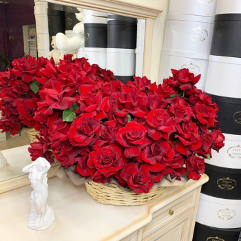 101 французская роза в корзине