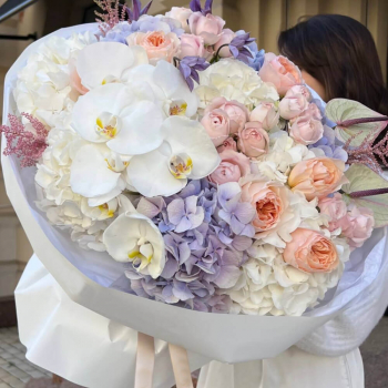 Небесный букет с гортензиями - 39 шт.
