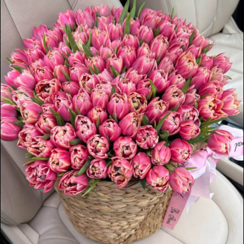 151 розовый пионовидный тюльпан в корзине