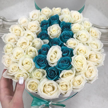 Белые розы с датой от 51 шт.