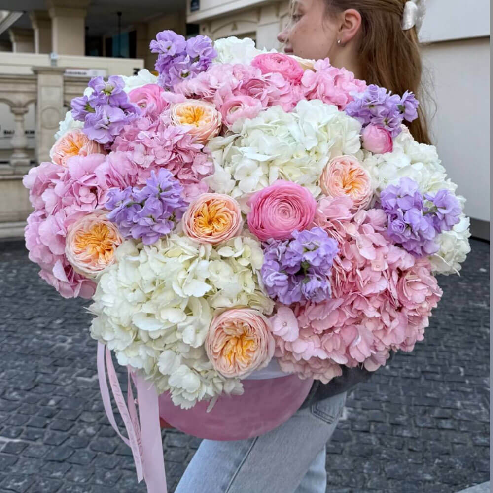 Микс из гортензий и пионовидных роз - 41 шт.