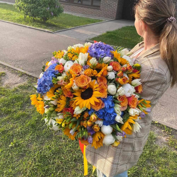 Микс с подсолнухами от 55 шт.