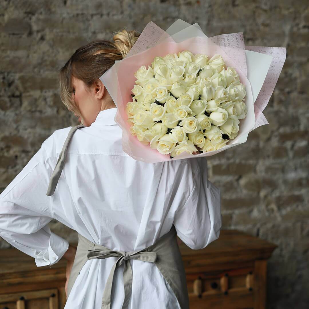 Букет белых роз от 9 шт.