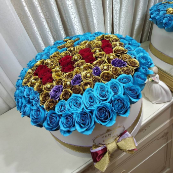 Голубые розы "Её величество" от 131 шт. Голубые розы "Её величество" от 131 шт.